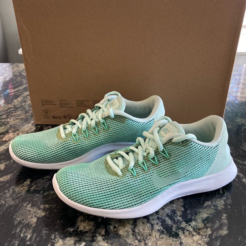Women’s Nike Sneaker